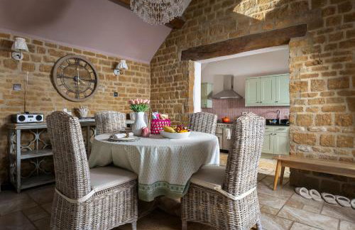 Luxury Boutique Barn Hideaway Near Bourton with Hot Tub - Foto 12