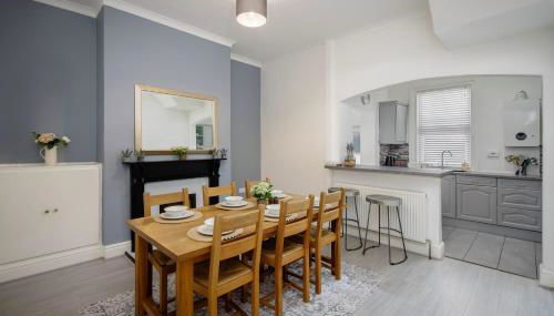 Comfy 3-Bed, Sleeps 5 & Parking - Foto 4