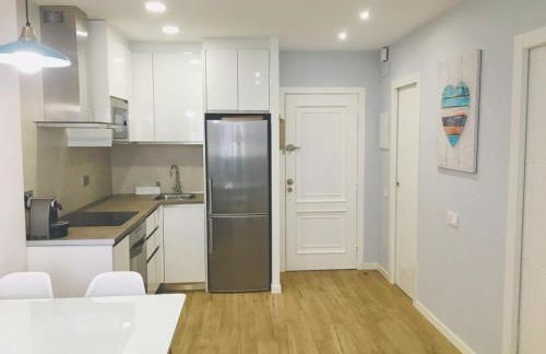 Apartamento a 50 mts playa con piscina en Blanes muy céntrico y acogedor. - Photo 3