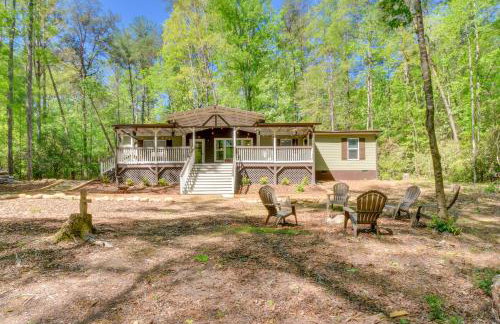 8 Mi to Helen: Sautee Nacoochee Home w/ Hot Tub - Foto 2