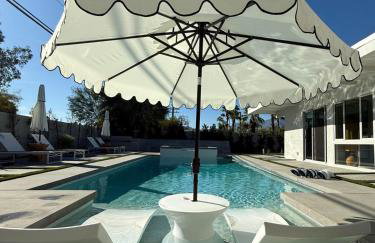 Aerhaus - Mid-Century Oasis - Foto 44