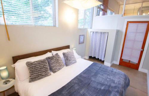 Trendy Modern Loft in Rino Art District - Photo 33