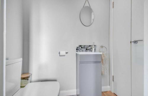 Lovely 2-Bed House with parking - Foto 16