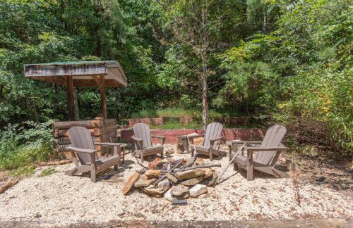 Secluded Cabin with Quality Furnishing and Hot Tub - Foto 5