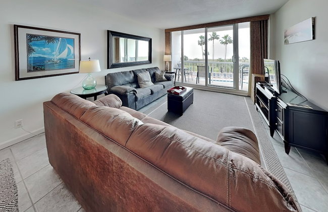 Beachfront Hideaway by Ryson Vacation Rentals - Foto 30
