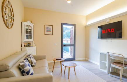 The Modern Stay - with Terrace, Wi-Fi, Parking Lot - Foto 1