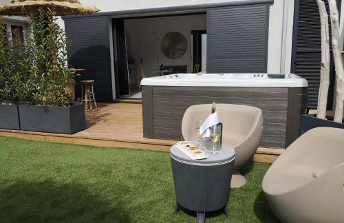 Suite l'inattendu avec Spa privatif et espace bien-être. - Foto 22