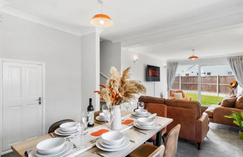 Grab a Deal Today! Massive Home For Contractors & Parking for 4 - Foto 14