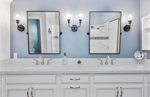 Sunkissed Private Pool 3BR Oasis w Outdoor Lounge - Foto 43