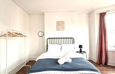 Charming, Renovated Residence in Willesden Green - Foto 29