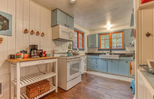 Springbrook · Cozy 2BR Mt. Hood Cabin, Fireplace & Retro Kitchen - Foto 24