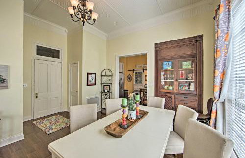 Renovated 'Carnegie Cottage' - Walk to Dtwn! - Foto 7