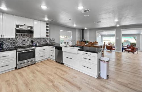 Lakefront Retreat with Sandy Beach! - Foto 33