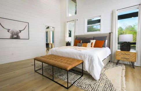 NEW Farmhouse-Chic Cabin with Hot Tub & Firepit - Foto 17