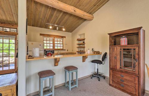 Hike and Relax Prescott Studio with Thumb Butte Views - Foto 2