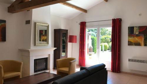 Villa in Les Forges with Golf & Pool Access - Foto 2