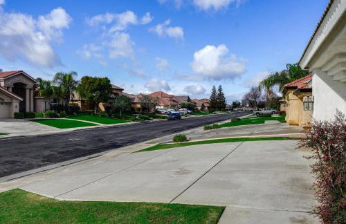 5 Mi to the Marketplace Roomy Bakersfield Retreat - Foto 31