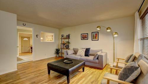 Sunset Home perfect for extended stays with fully fenced in yard, designated office, two living rooms, located across from Boise Foothills and close to Bogus Basin in Boise's North End - Foto 3, Other