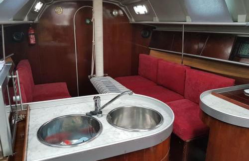 AMAZING FLAT IN CLASSIC SAILING BOAT in BARCELONA - Photo 31