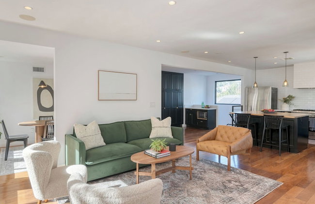 Silver Screen by Avantstay Luxe Backyard Escape - Photo 67