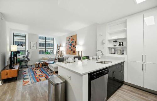 FiDi 1 BR w Work Setup by Anyplace - 11718 - Foto 5