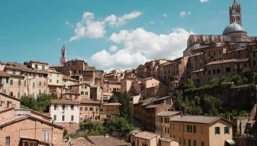 City Exploration Game: Fight for Power in Siena - Photo 1