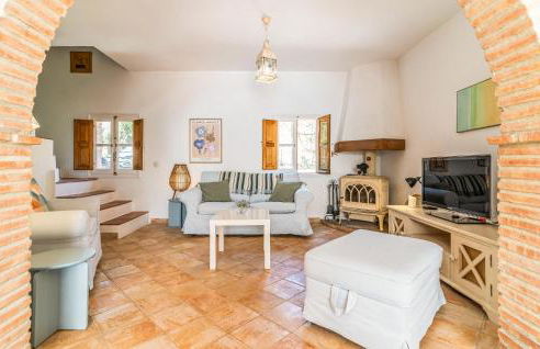 Gorgeous Home In Algodonales - Photo 3