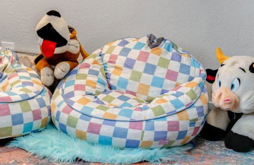 Luxe by Jenn - 3BR Retreat with Heated Pool - Photo 56