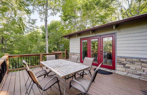 2 Mi to Skiing! Wooded Beech Mtn Retreat with Decks - Foto 26