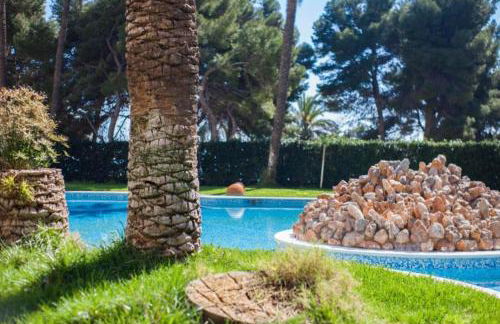 NUEVO, primera linea de playa, con piscina y vistas al mar - Foto 43