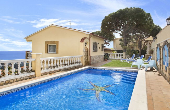Serene Villa in Lloret de Mar With Private Swimming Pool - Foto 18