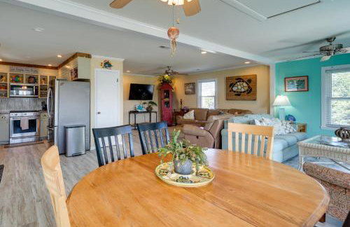 Charming Surf City Beach House - Walk to Ocean! - Foto 9