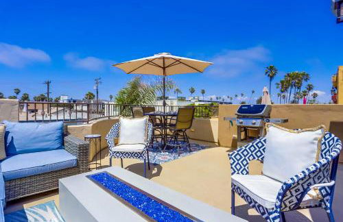 Stunning Ocean View Home w Rooftop Terrace, Firepit, Fast Wifi, AC & Parking! - Foto 31