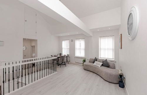 New Modern 2-Bed Apartment in Central Southend, Sleeps 5, Contractor Friendly - Foto 1