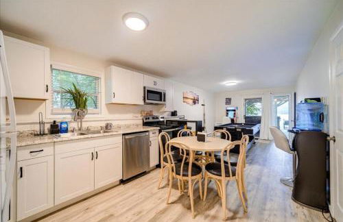 Catskills Lakefront with Hot Tub, Sauna and Theater - Foto 10