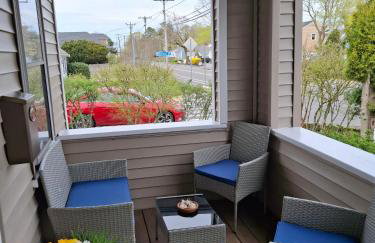 Cape Cod Hyannis Rendezvous' - Photo 3