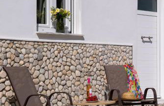 Salty Beach Cottage, 20m from Kini Beach - Foto 7