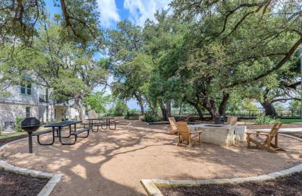 Fully Furnished 1BR with WiFi & Laundry in Leander - Foto 7