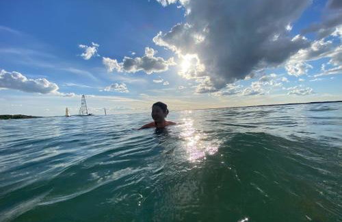 The Deck House - Seafront Upside-Down House with Solent Views, Gurnard - Foto 38