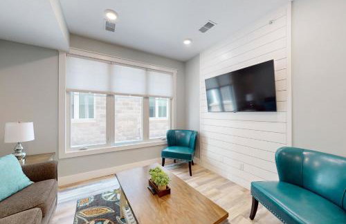 Cozy TC Bay Condo - Photo 7