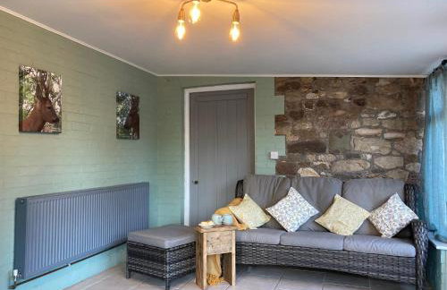 Large House On Farm With Own Heated Pool, As Seen On BBC TV - Photo 24