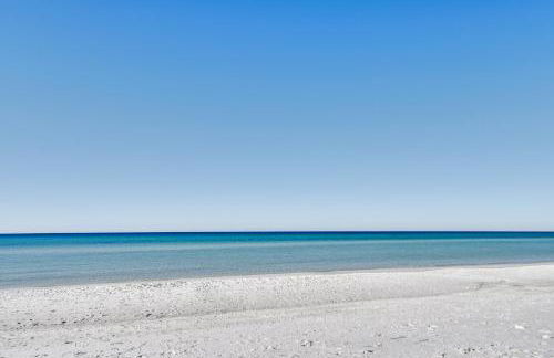 PCB Apt with Balcony and Gulf Views Walk to Beach - Foto 32