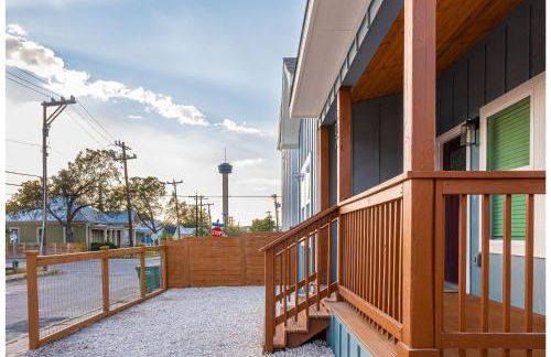 5BR3BA Minutes from the Action with Skyline Views - Foto 36