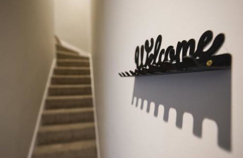 Luxury Harborne Home, Perfect for Contractors & Families 5 Mins from QE & Uni - Photo 15