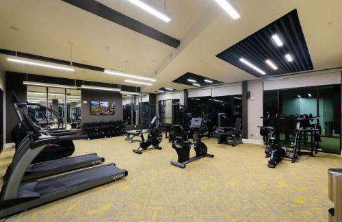 1BR Escape w Pool,Gym-Near Rvrwalk,Dome & Cnv Ctr - Foto 26