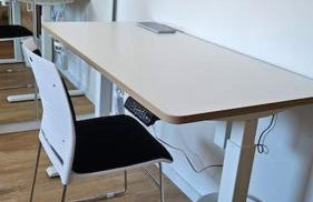 CASA8070 - Exklusive große Maisonette-Wohnung 91 qm für Familien, Gruppen, Geschäftsreisende, inklusive Parkplatz, WLAN, Kaffee und Tee, voll ausgestattet für 1 bis 9 Personen, zentrumsnah an der Autobahn A9 Ingolstadt-Süd - Photo 56