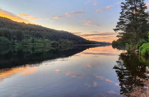Bonnie Lodge-Lochside Location with Hot Tub - Photo 6