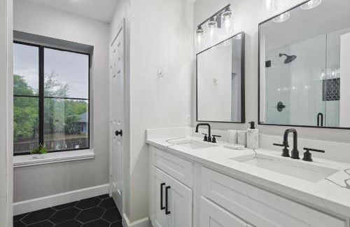 Gorgeous 4BR 2,5BA Holiday Home 15min to DFW Int Airport - Foto 33