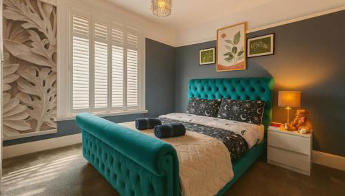 Seren, Free Parking, Close to Train Station, Pool table, sleeps 1-7guests - Foto 1, wardrobe