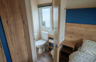 Flamingo Land Cedar Wood 118 - Photo 8